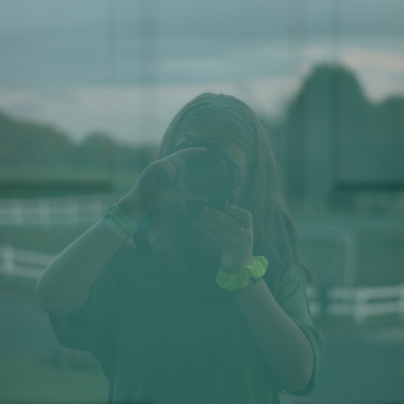 Meet your Posher, Zoe - Picture 1 of 1